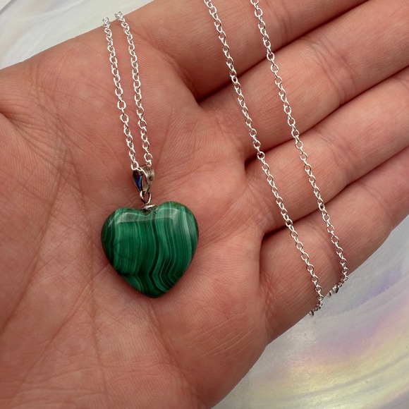 Malachite Heart Pendant Necklace Green Gemstone Silver Chain Jewelry Women‎ - Picture 1 of 1